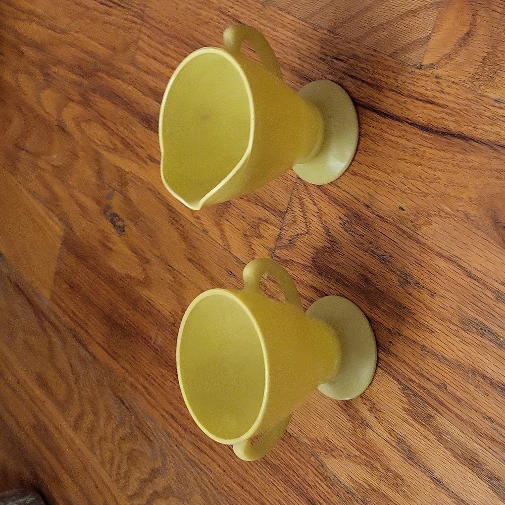 Hazel Atlas Moderntone Platonite Lemon Yellow Milk Glass VTG MCM SugarCreamer30s